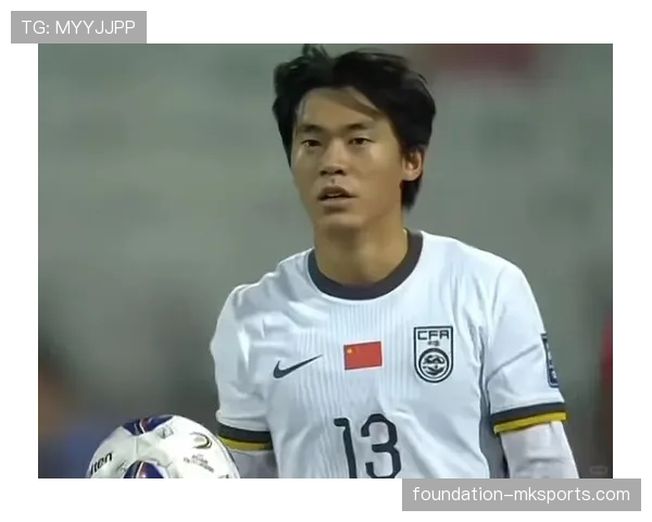 足球新星闪耀赛场，未来巨星备受期待书写传奇