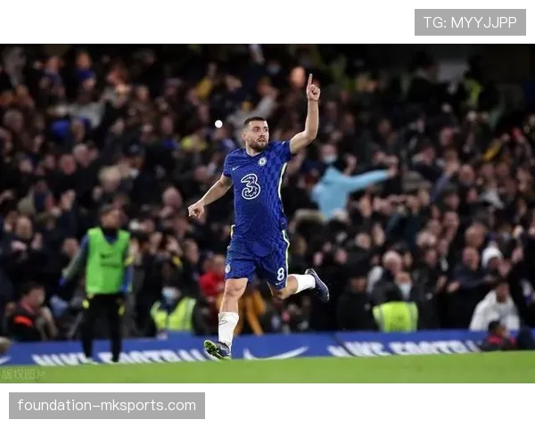 科瓦契奇从后场持球到前场推进的战术作用解析